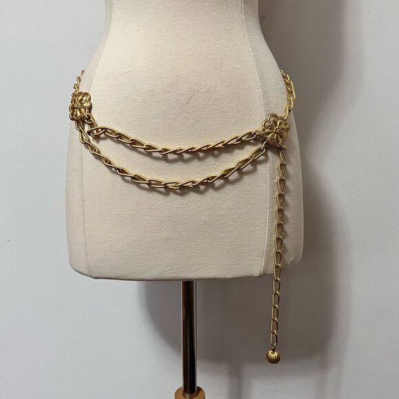 Groovy Vintage 1970s Multi Strand Curb Link Chain Layer Belt / Necklace - Picture 4 of 8